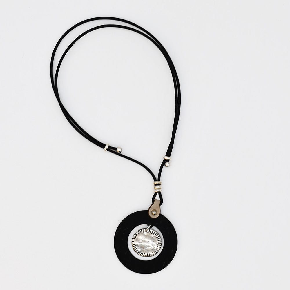 luisa-paix-o-bijoux-du-portugal-collier-coulissant-li-ge-noir-r-glable image 1