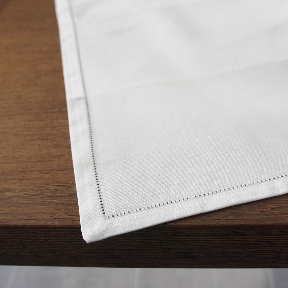 luisa-paix-o-arts-de-la-table-serviette-de-table-blanche-coton-55x55 image 3