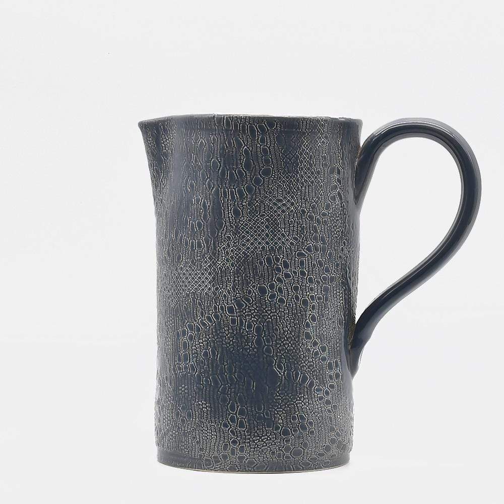 luisa-paix-o-vaisselle-portugaise-carafe-renda-bleue-19-cm image 1