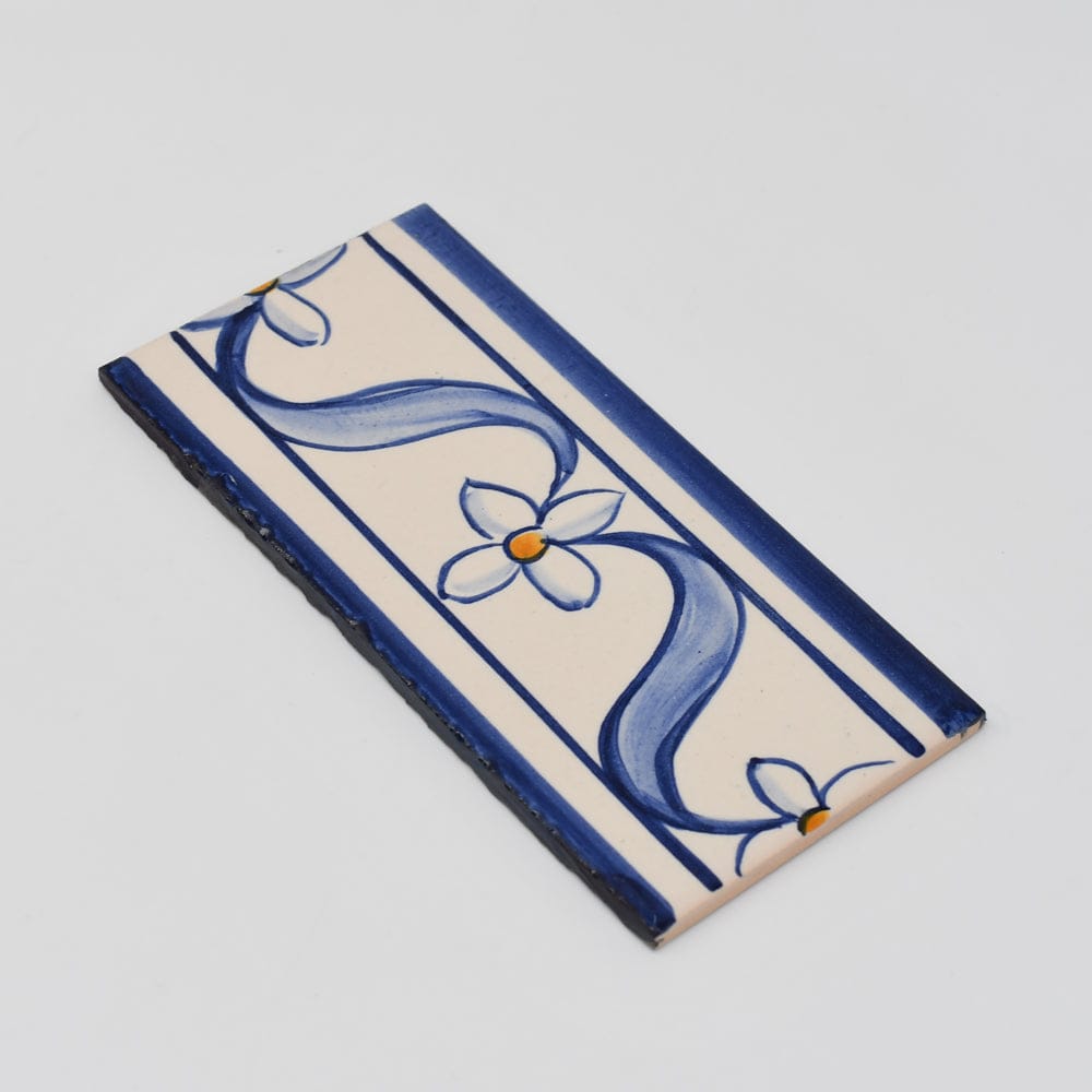 luisa-paix-o-azulejos-frise-azulejo-15x7-5-cm-peinte-main image 3