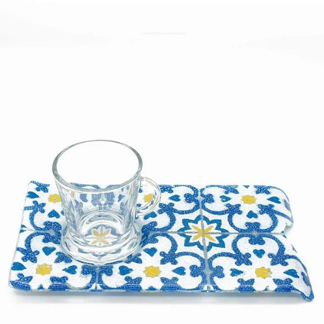luisa-paix-o-vaisselle-portugaise-azulejos-tasse-et-plateau-verre image 1