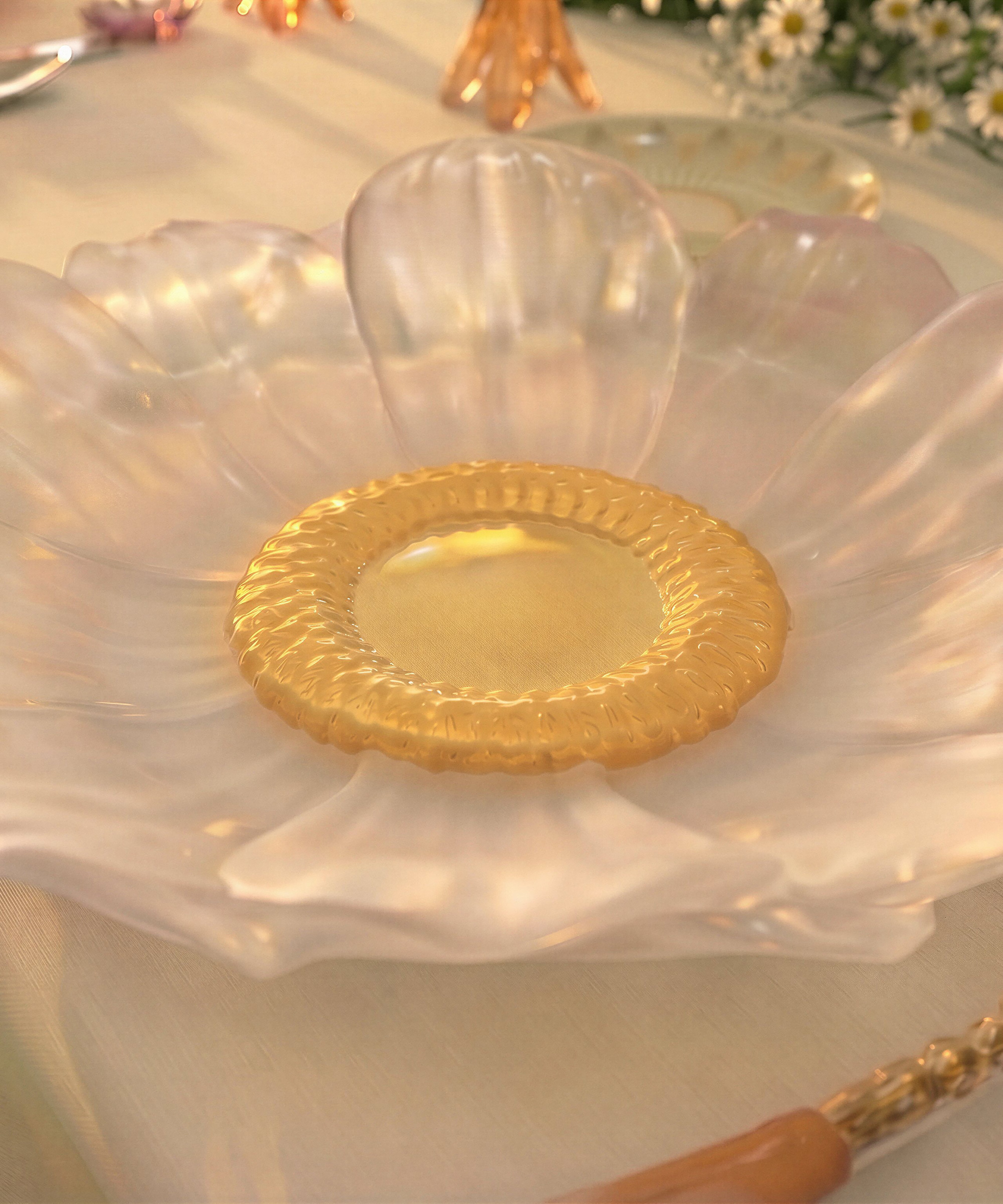 daum-or-d-abeille-fleur-pr-sentation-blanche-moyen-mod-le image 3