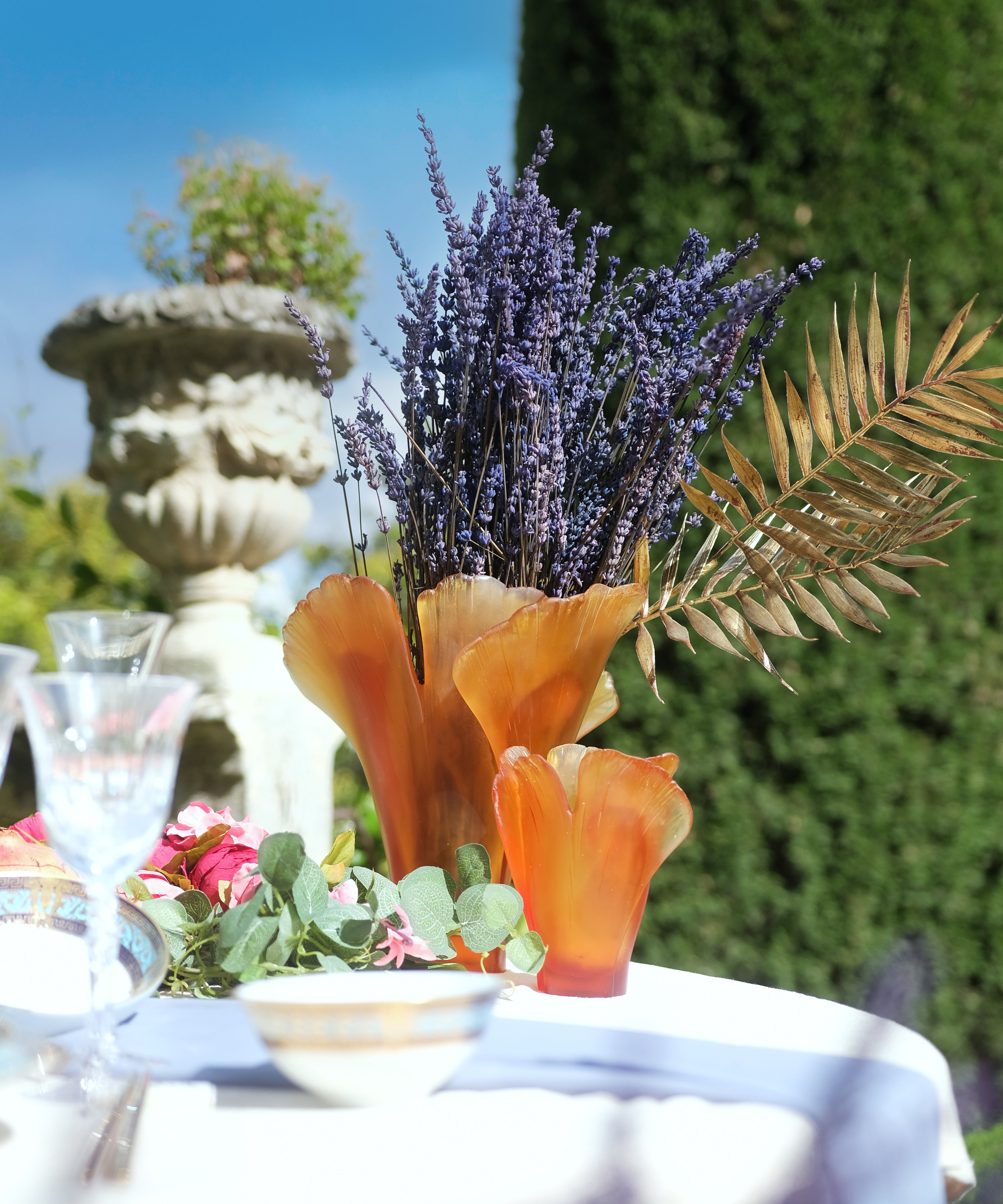 daum-univers-v-g-tal-ginkgo-vase-ambre-grand-mod-le image 4