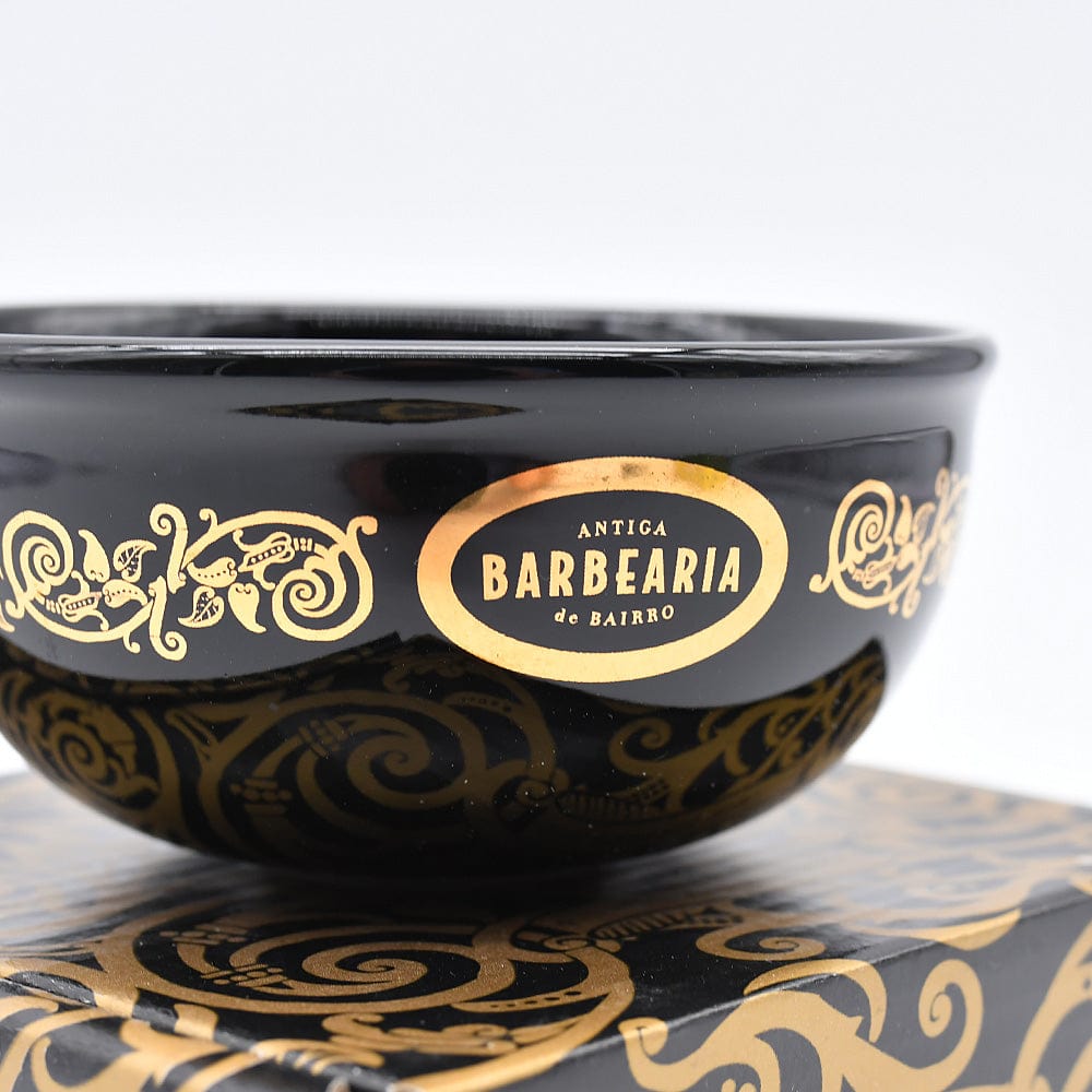 luisa-paix-o-vaisselle-tasse-raser-barbearia-de-bairro-noire image 4