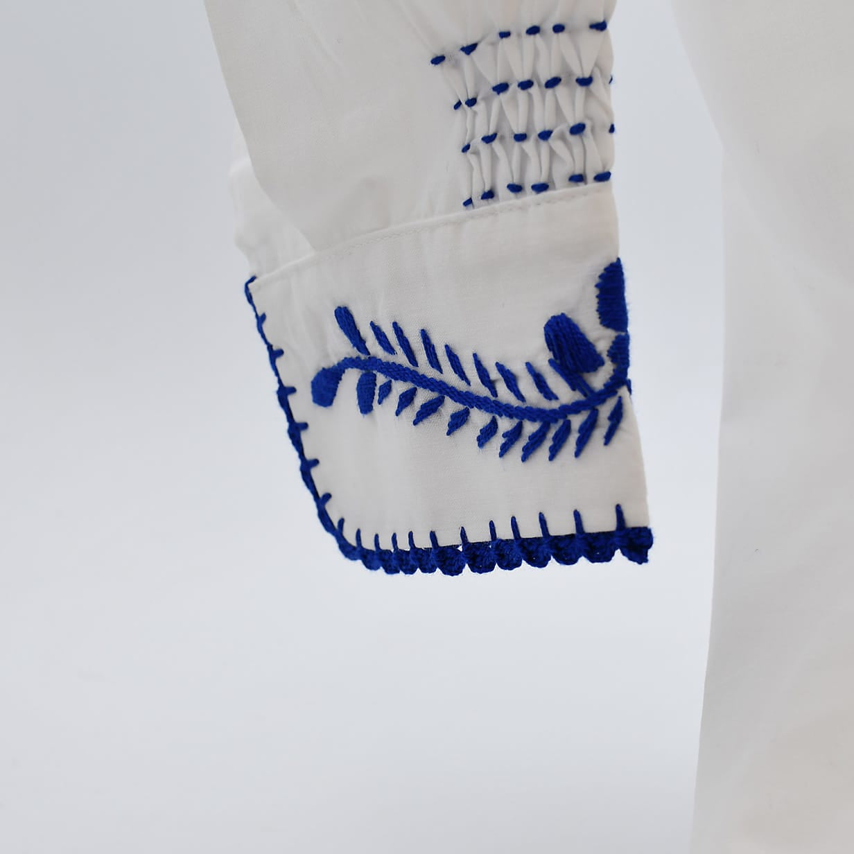 luisa-paix-o-viana-blouse-brod-e-main-bleu-cobalt image 4