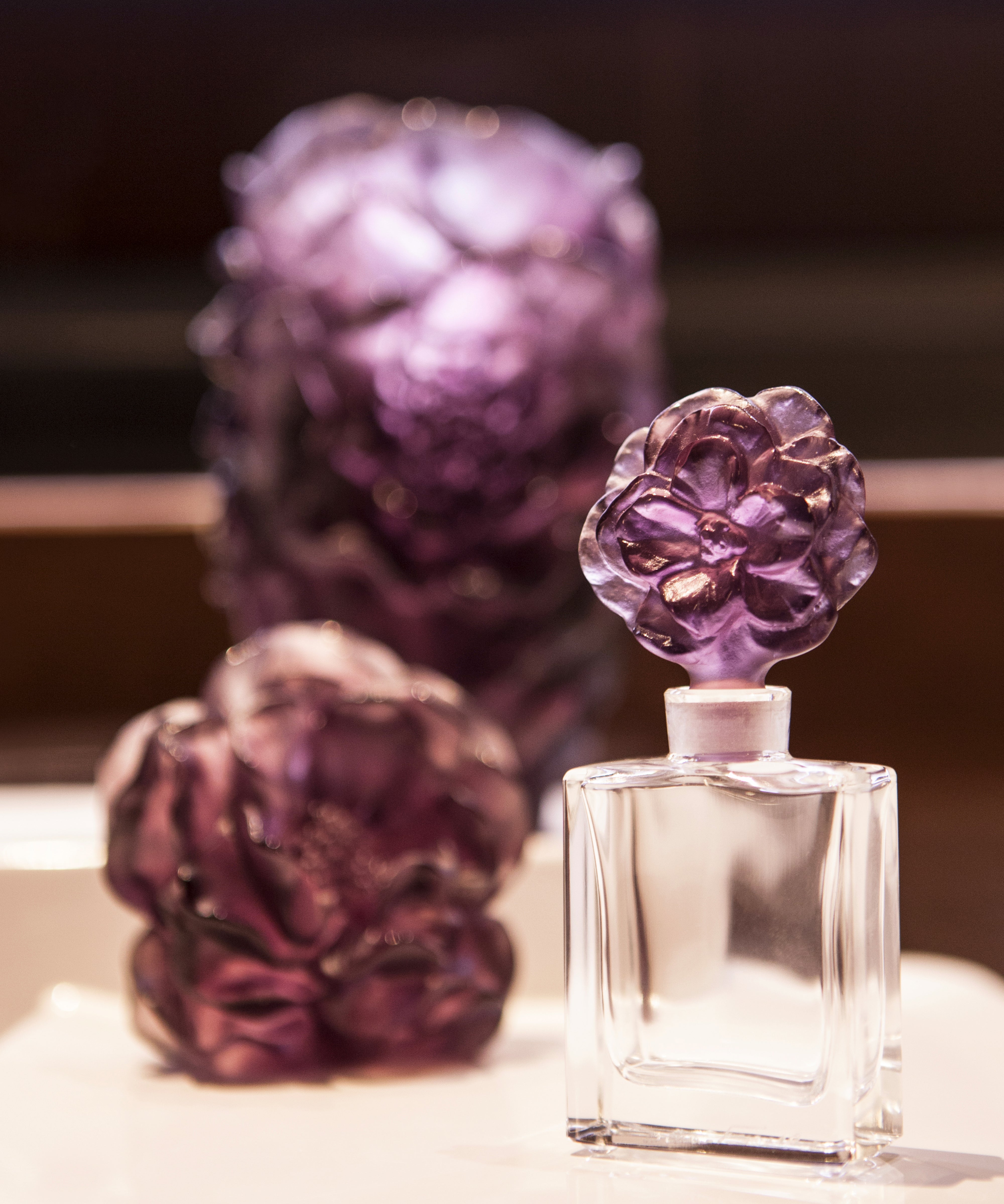 daum-d-coration-camelia-flacon-parfum-cristal-violet image 2