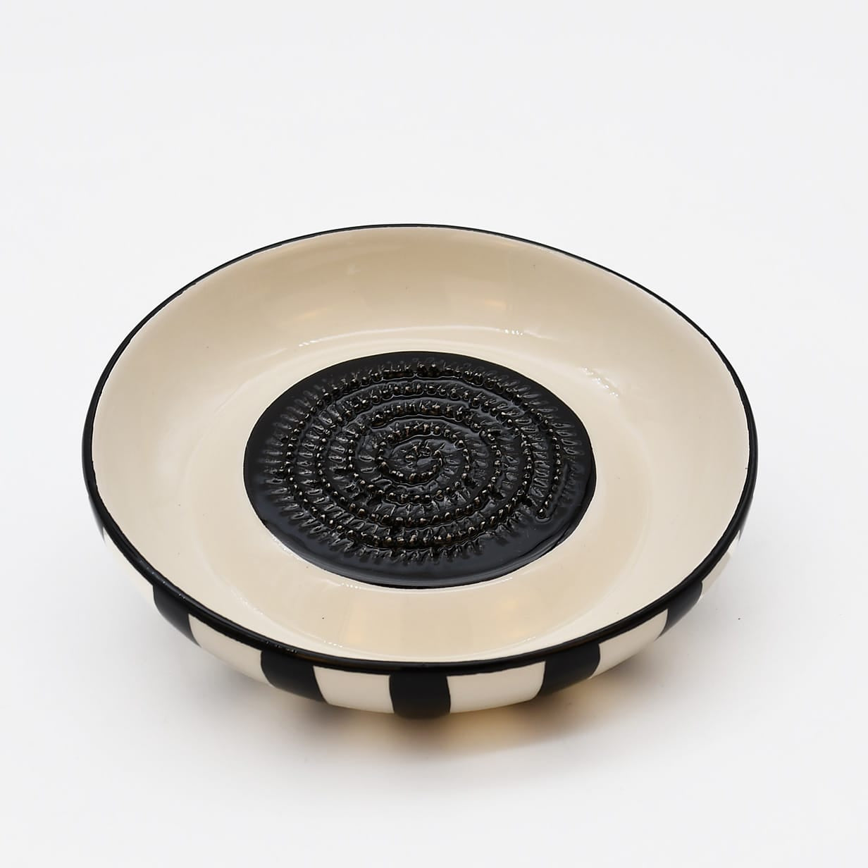 luisa-paix-o-costa-nova-mar-assiette-r-per-c-ramique-noire image 4