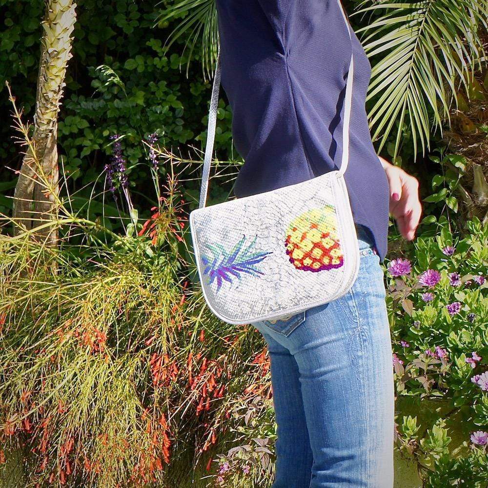 luisa-paix-o-accessoires-du-portugal-sac-pochette-argent image 5