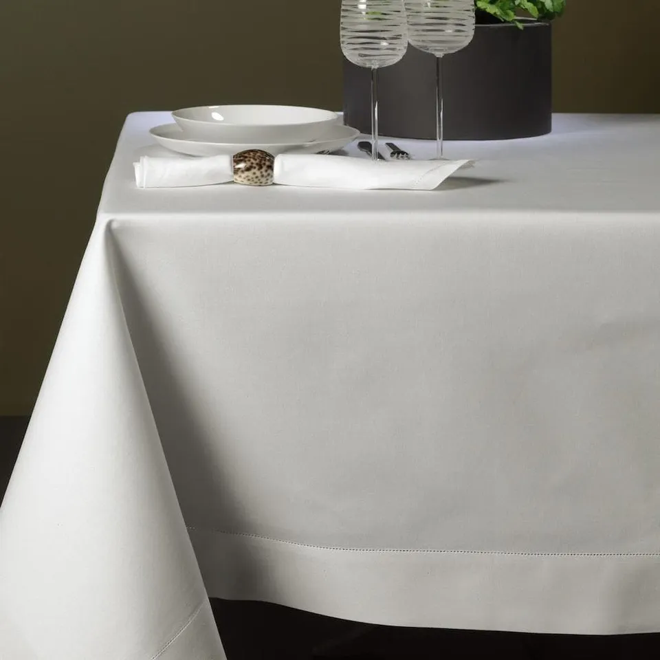 luisa-paix-o-arts-table-nappe-blanche-coton-300x180 image 1