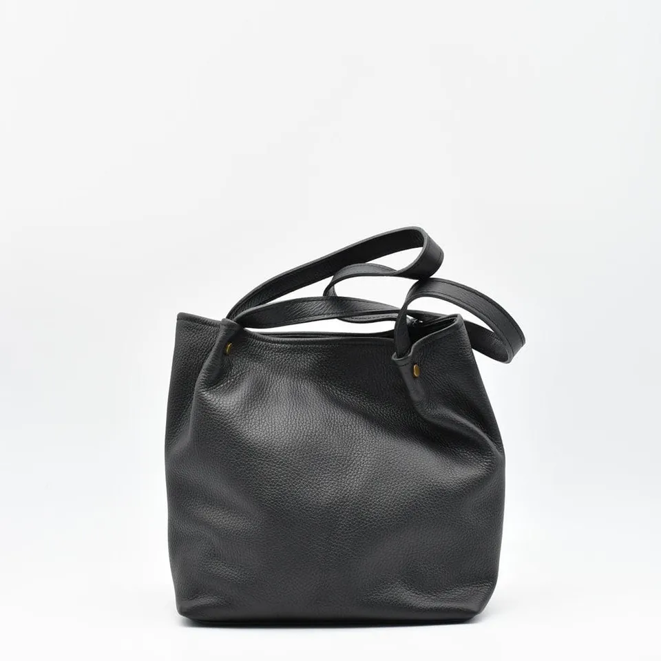 luisa-paix-o-sac-main-en-cuir-noir-25cm image 1