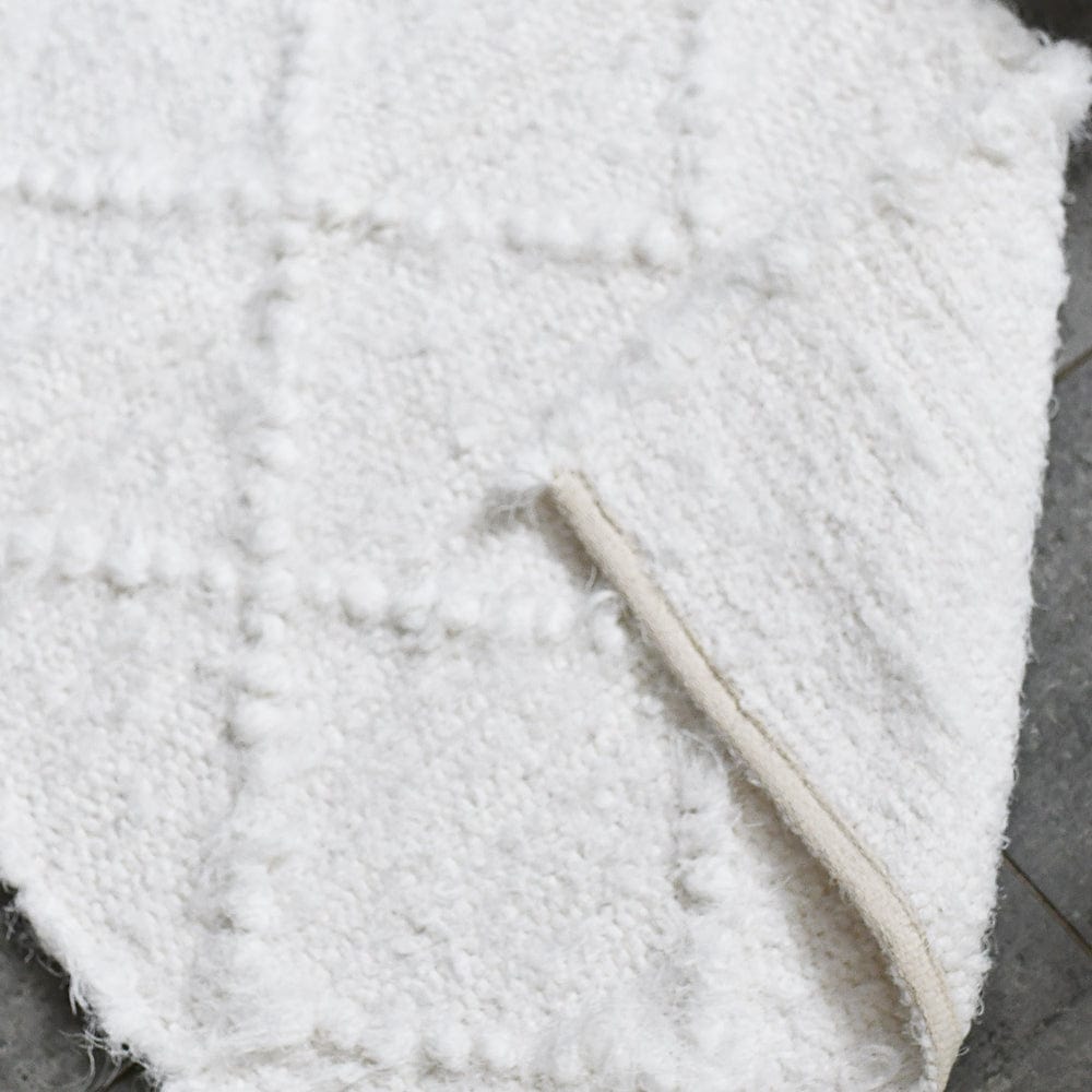 luisa-paix-o-tapis-lin-110x65-blanc-recycl image 4