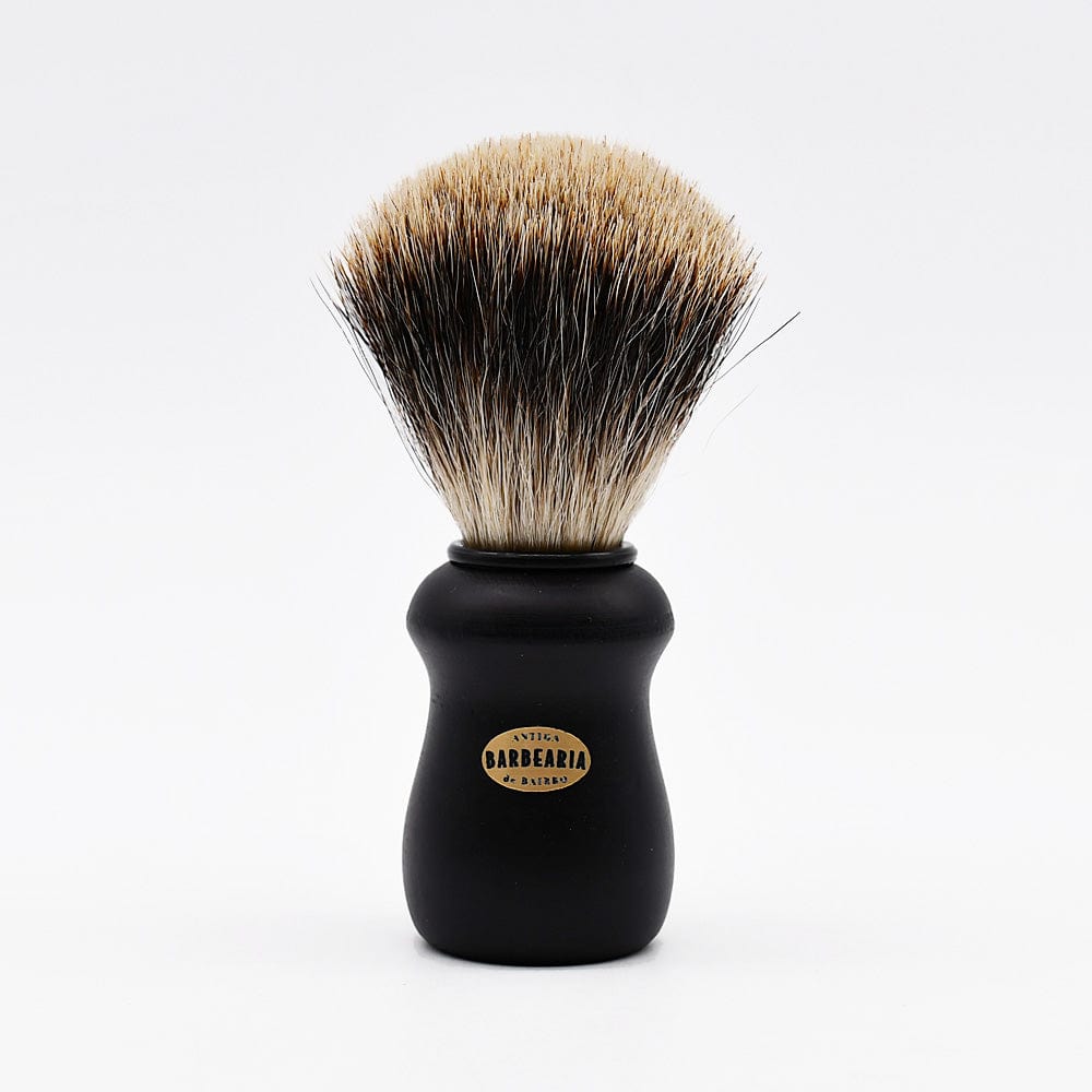 luisa-paix-o-barbearia-de-bairro-blaireau-rasage-poils-naturels image 3