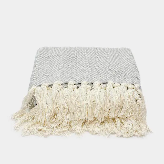 luisa-paix-o-linge-plaid-coton-gris-chevrons-135x200 image 1