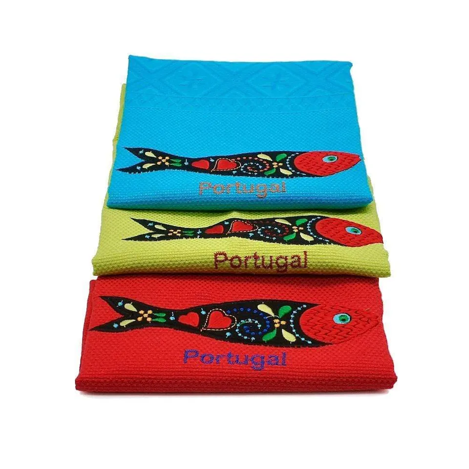 luisa-paix-o-arts-torchon-sardinha-coton-brod-bleu-50x70 image 1