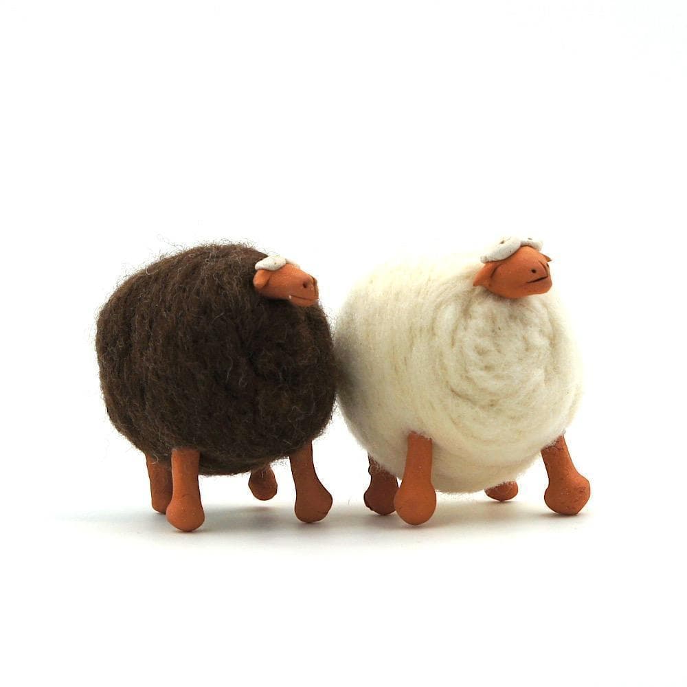 luisa-paix-o-ovelha-beje-peluche-d-corative-mouton-beige-laine image 2