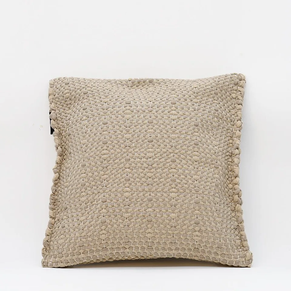 luisa-paix-o-housse-de-coussin-fibres-recycl-es-beige-40x40cm image 1