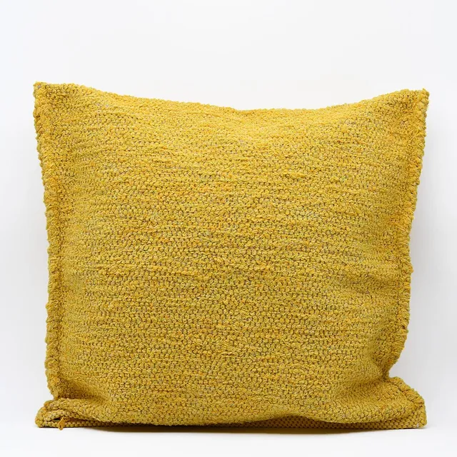 luisa-paix-o-housse-de-coussin-artisanale-60x60-jaune-fibres image 1