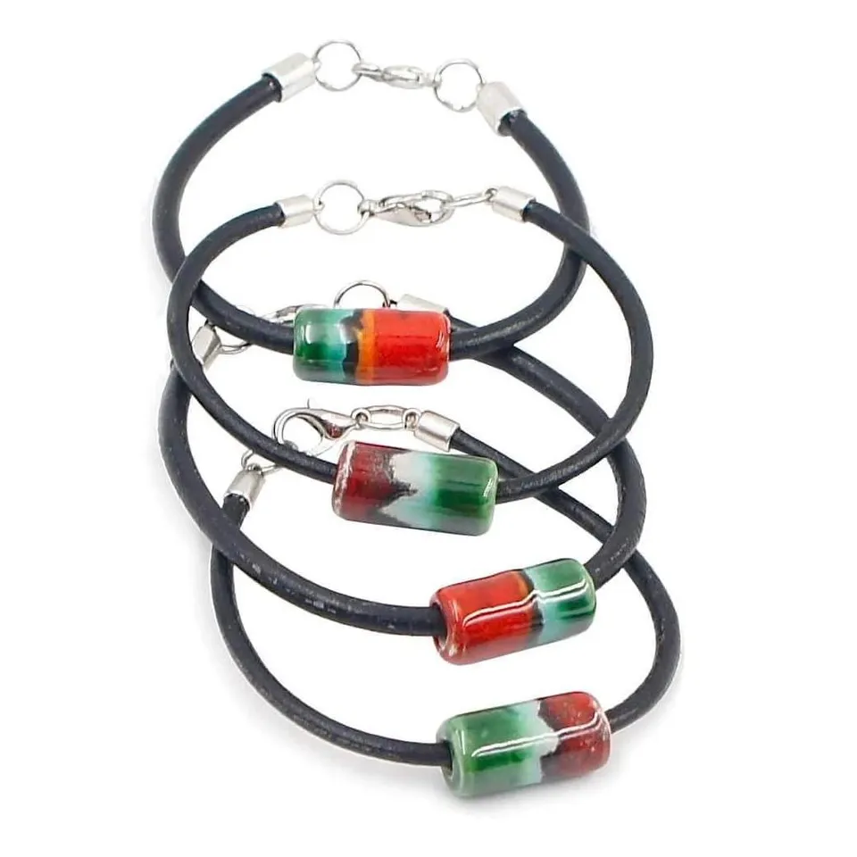luisa-paix-o-bijoux-du-portugal-bracelet-c-ramique-cuir-vert-rouge image 1