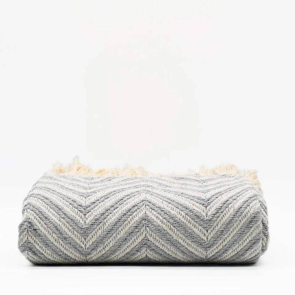 luisa-paix-o-plaid-coton-espiga-gris-clair-200x135 image 1
