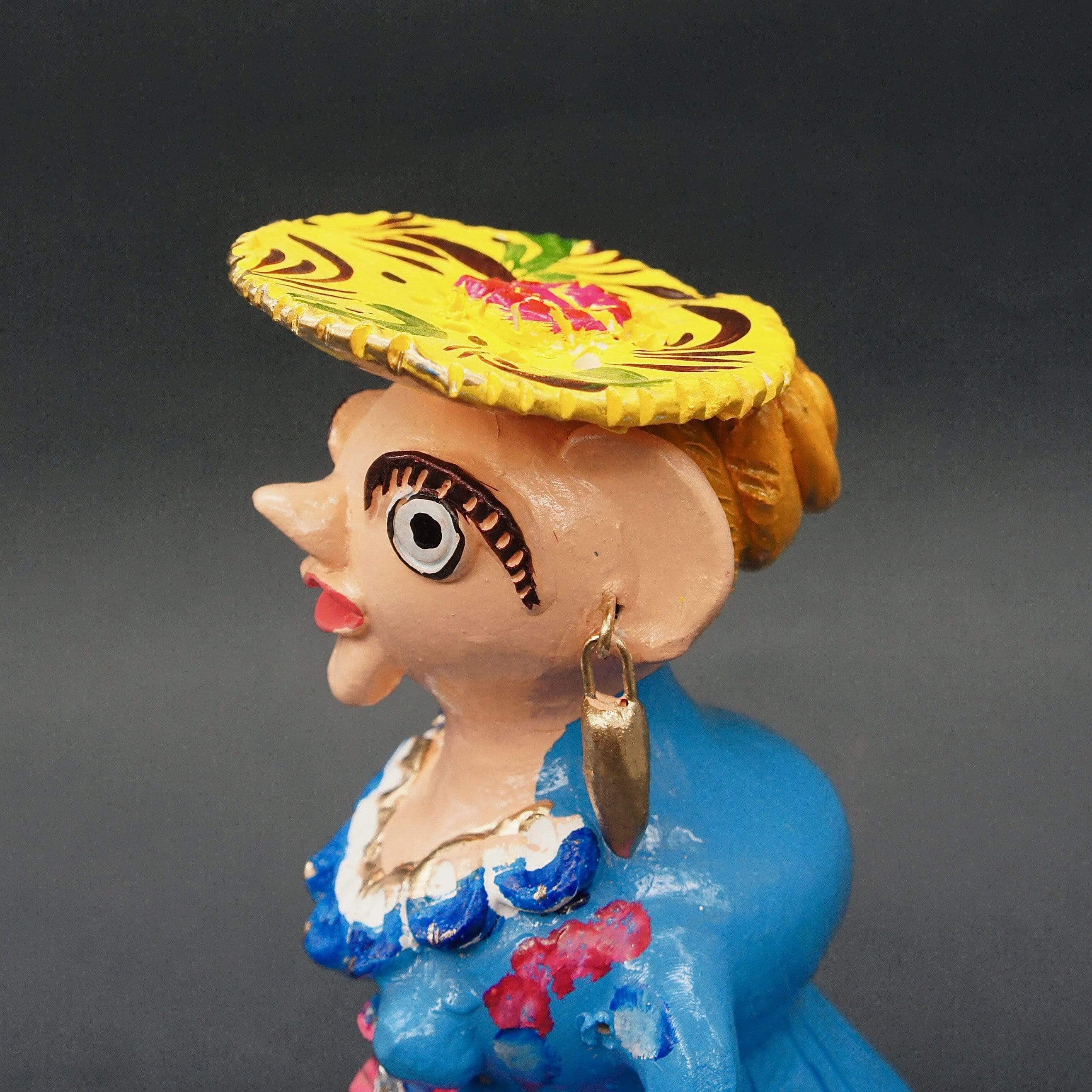 luisa-paix-o-boneca-minhota-j-lia-c-ta-statuette-20-cm-pi-ce-unique image 2