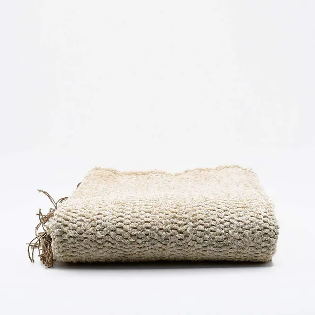 luisa-paix-o-tapis-artisanal-blanc-casse-150x170cm image 1
