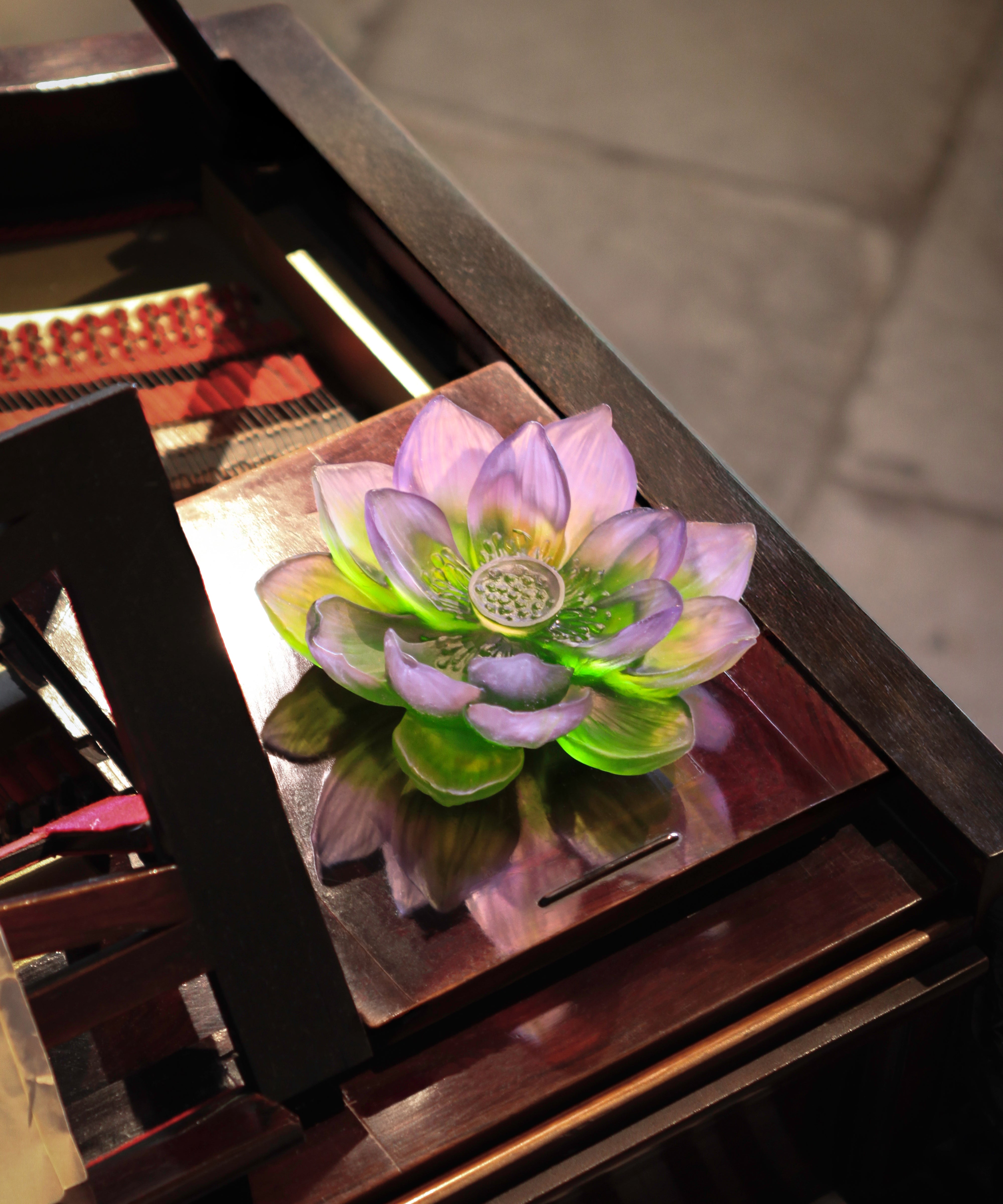 daum-jardin-de-lotus-fleur-d-corative-violet-vert image 4