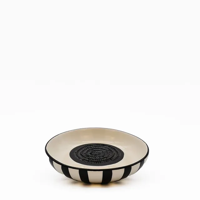 luisa-paix-o-costa-nova-mar-assiette-r-per-c-ramique-noire image 1