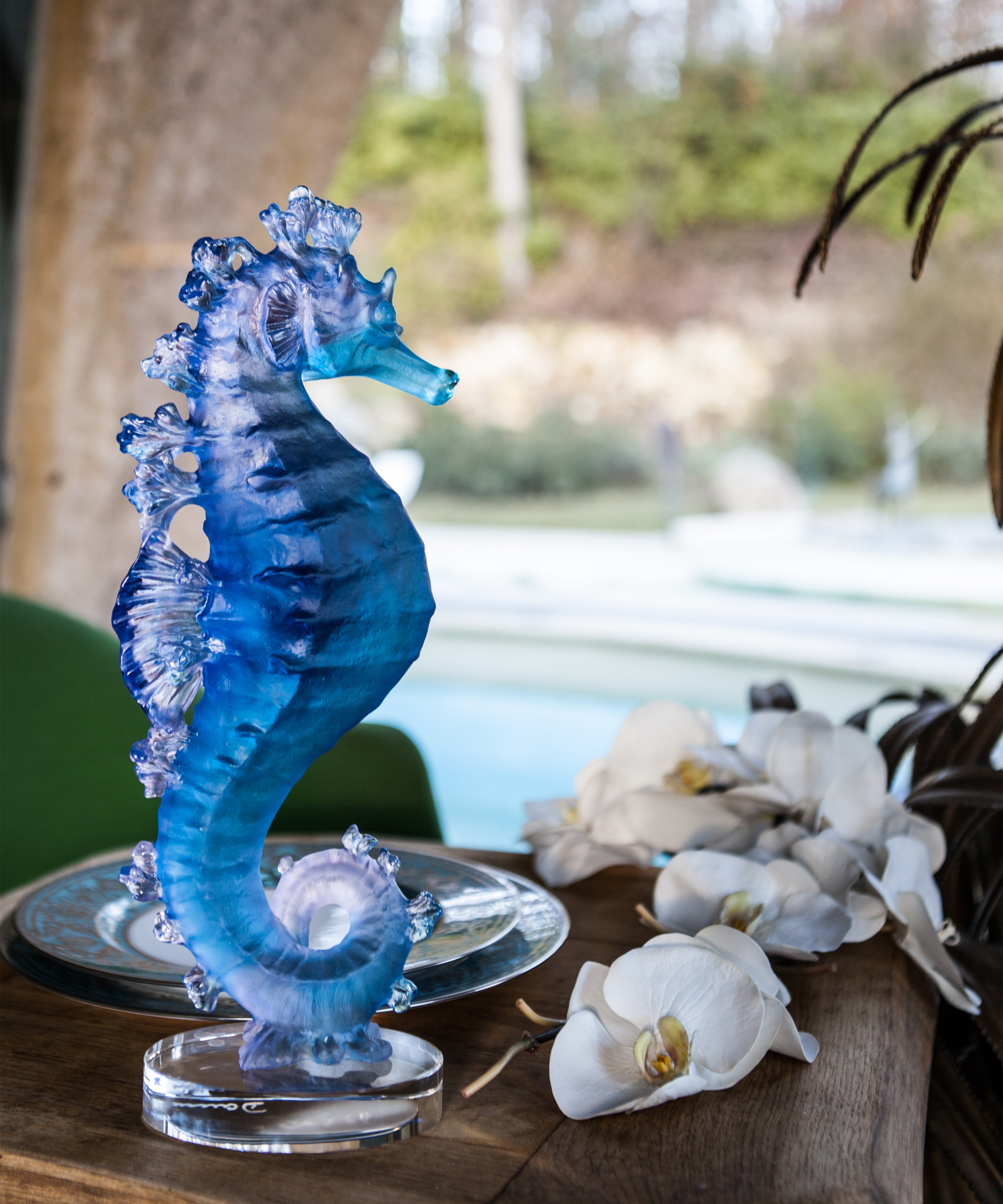 daum-univers-animalier-mer-de-corail-hippocampe-sculpture-bleu-rose image 3