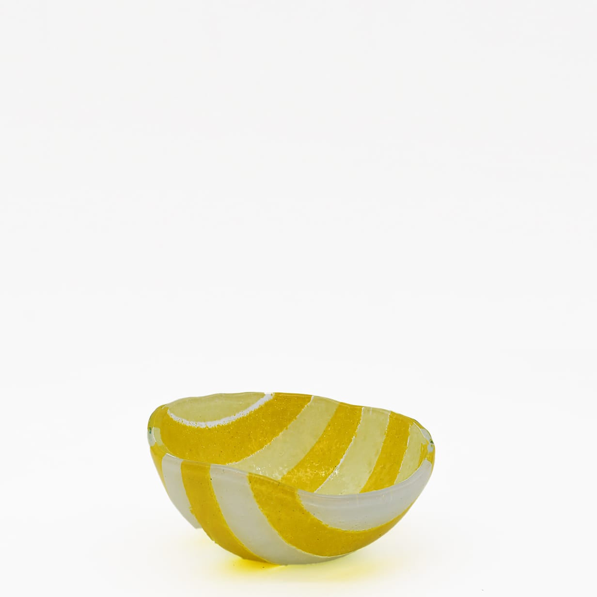 luisa-paix-o-marinha-grande-saladier-verre-jaune-13-cm-artisanal image 1