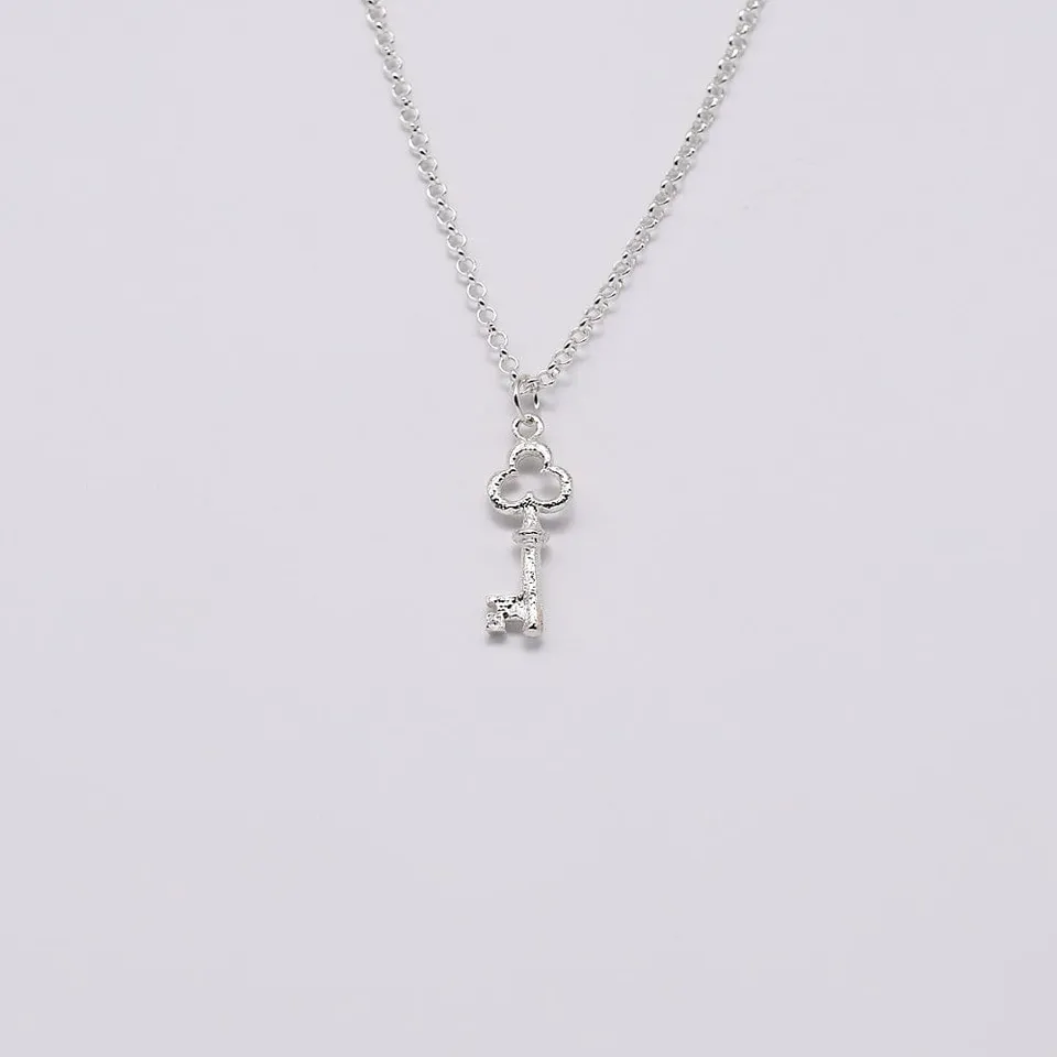 luisa-paix-o-bijoux-chave-da-felicidade-charm-argent-925 image 1