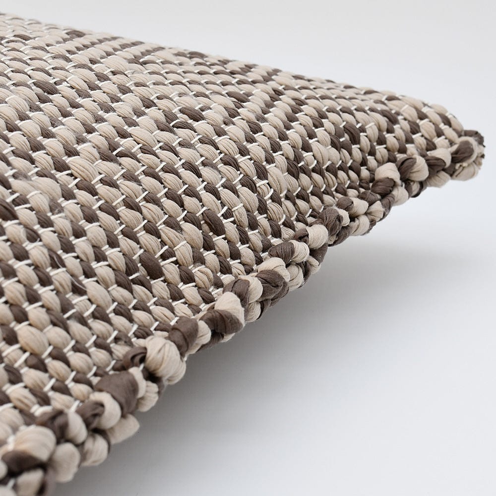 luisa-paix-o-housse-de-coussin-fibres-recycl-es-marron-40x40cm image 3