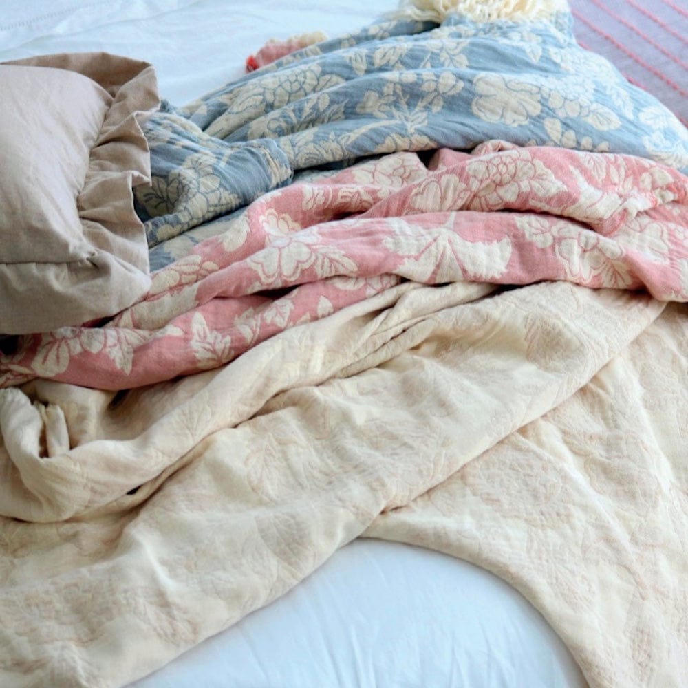 luisa-paix-o-plaid-franges-coton-170x120-cm-bleu-l-ger image 7