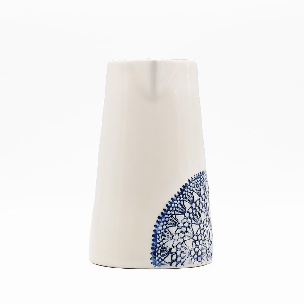 luisa-paix-o-vaisselle-portugaise-carafe-renda-bleue-24-cm image 3