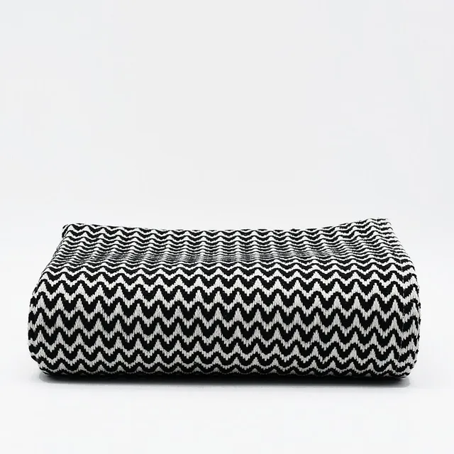 luisa-paix-o-ondas-plaid-coton-180x130cm-noir-frang image 1