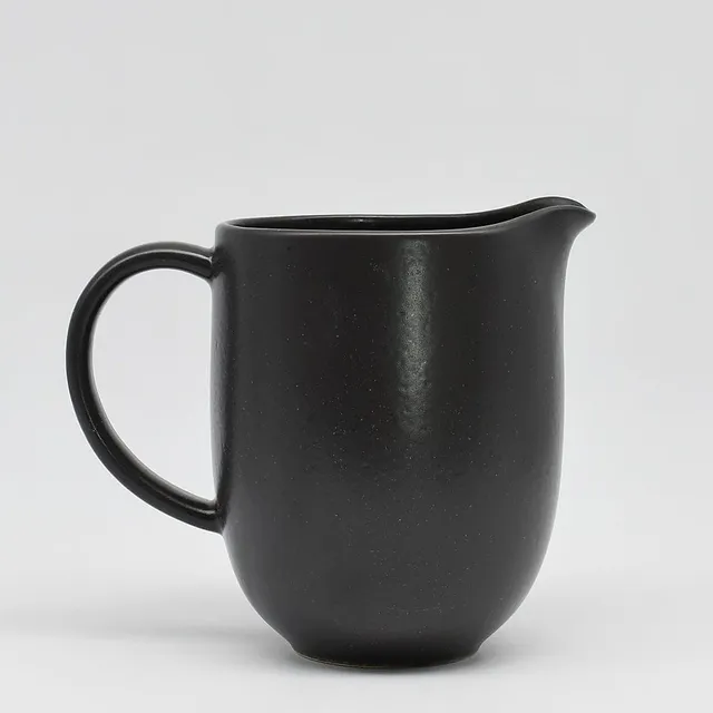 luisa-paix-o-pacifica-carafe-en-gr-s-anthracite-1-7-l image 1