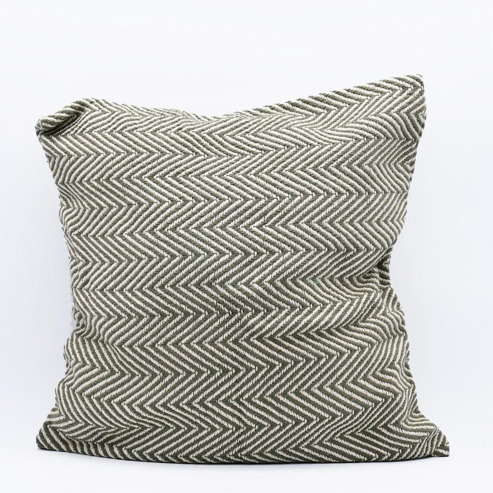 luisa-paix-o-chevrons-housse-de-coussin-50x50-vert-fonc image 1