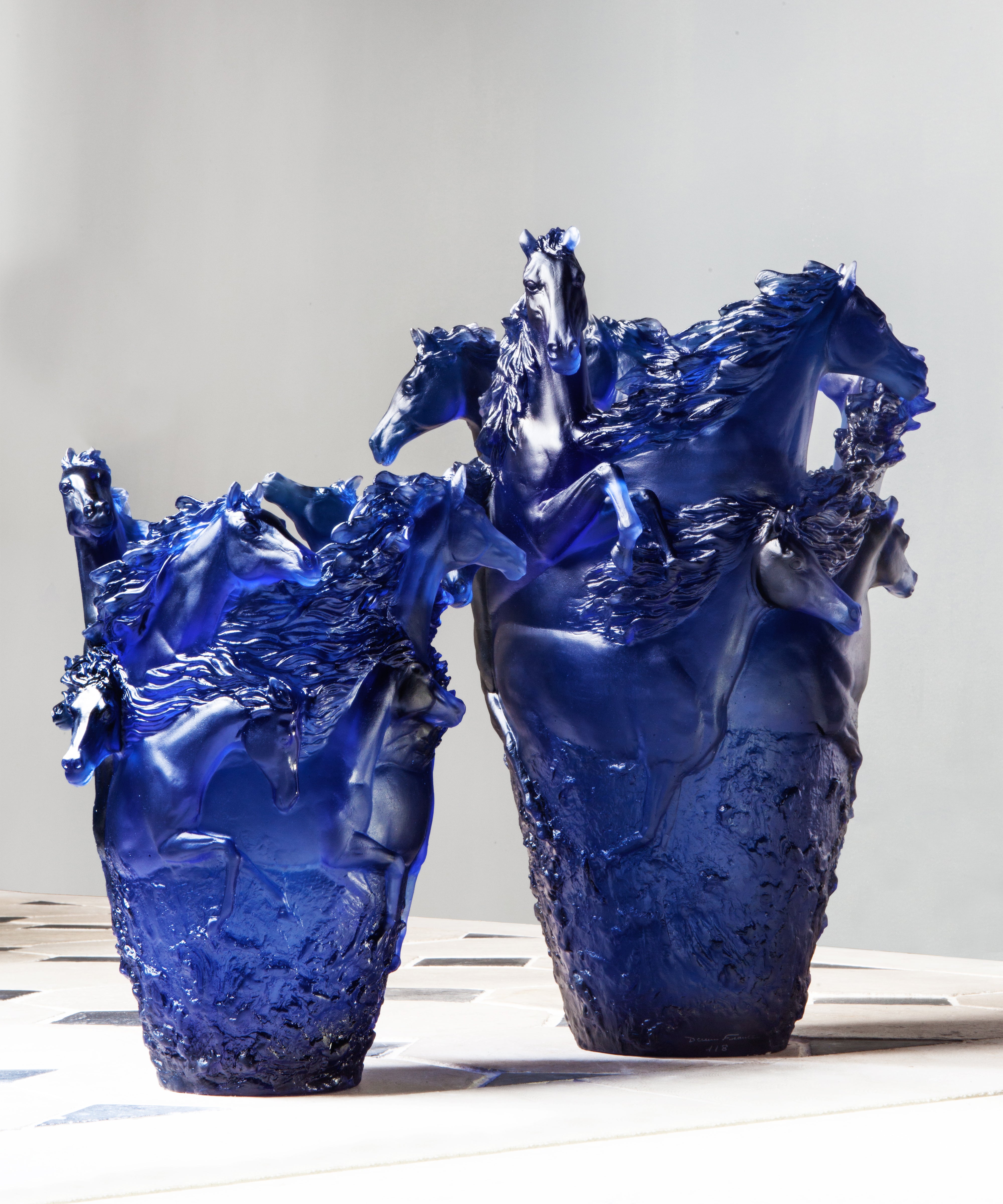 daum-univers-animalier-cavalcade-vase-bleu image 3