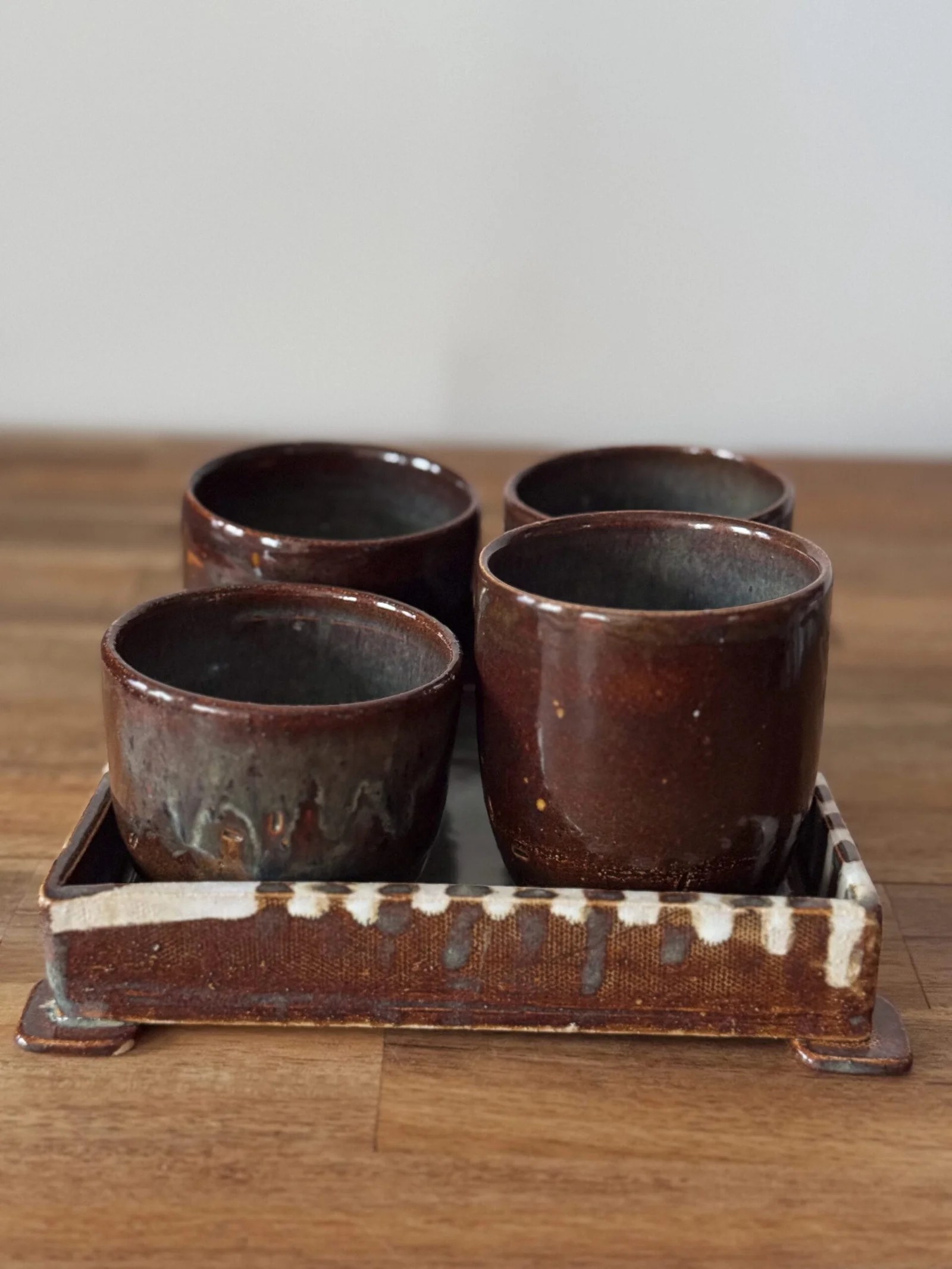 l-atelier-c-crescendo-4-tasses-gr-s-brunes-plateau image 2
