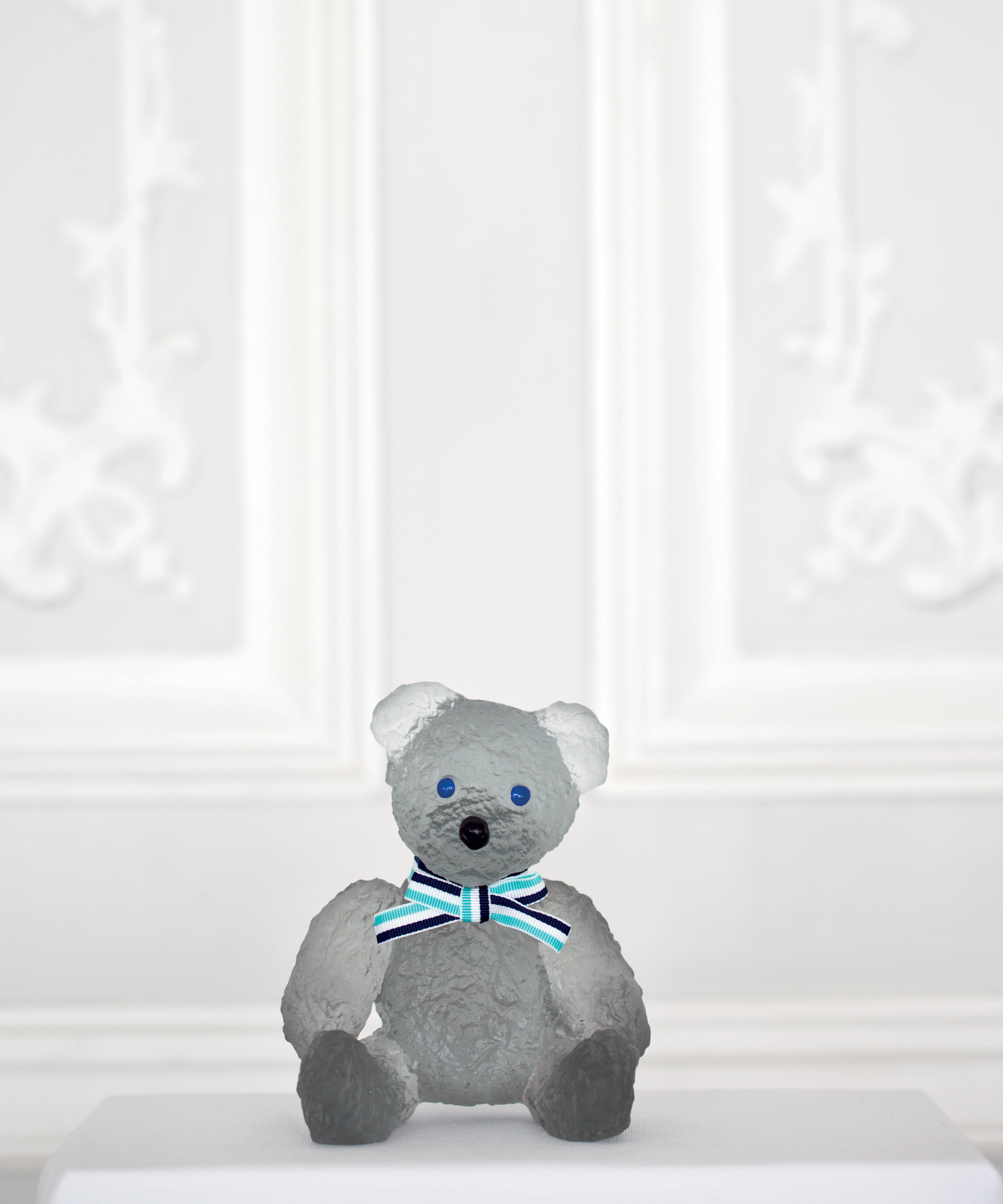 daum-doudours-serge-mansau-sculpture-grise-375ex image 2